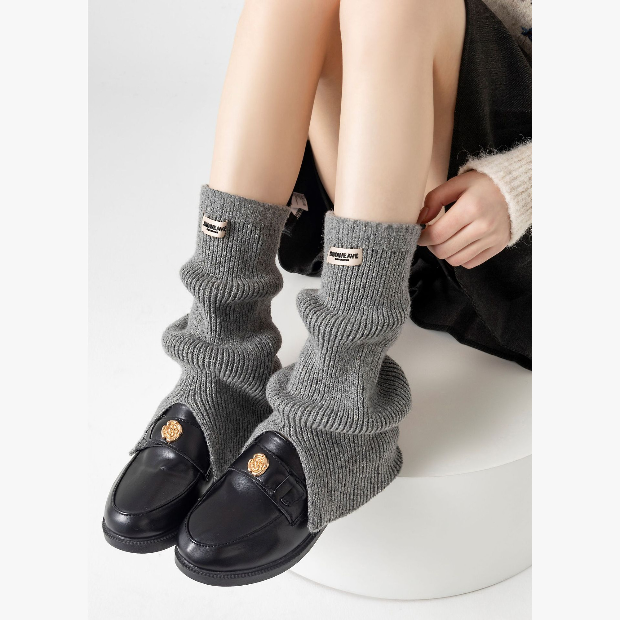 W-071 knitted leg warmers detail 2
