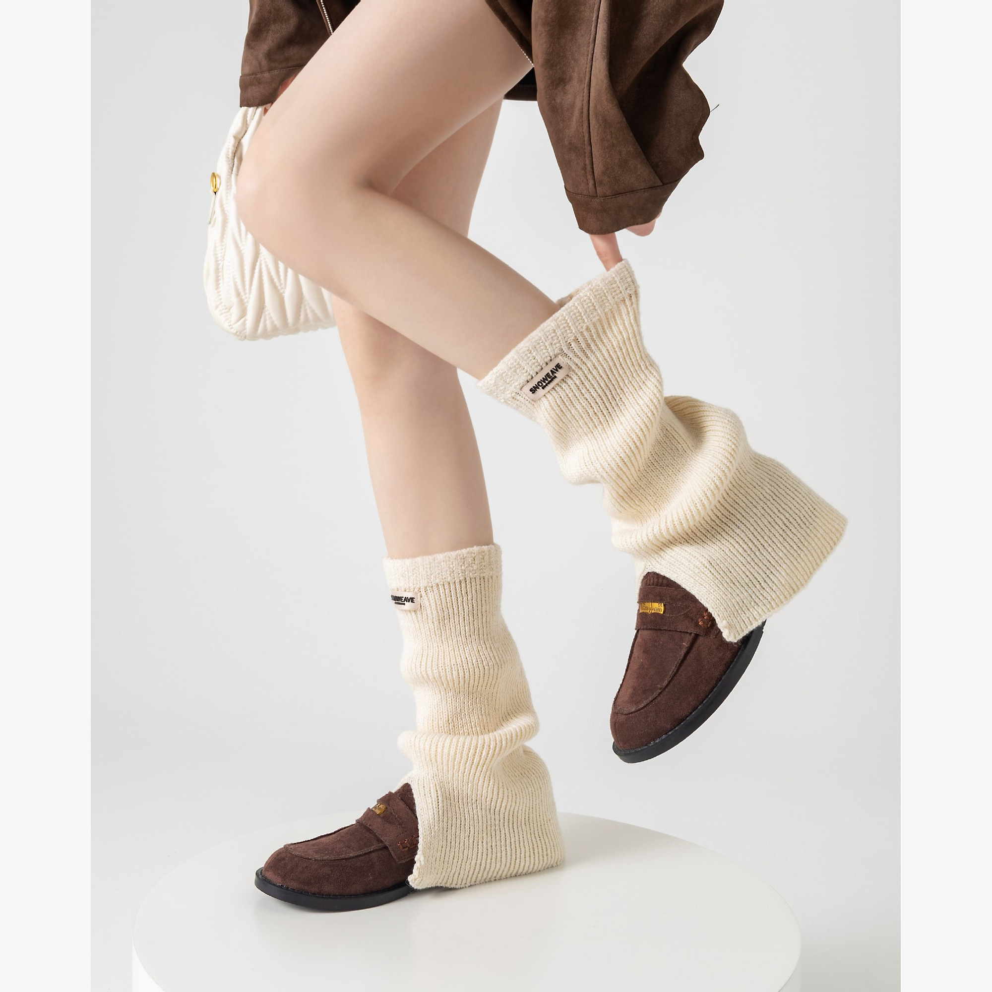 W-071 knitted leg warmers detail 1