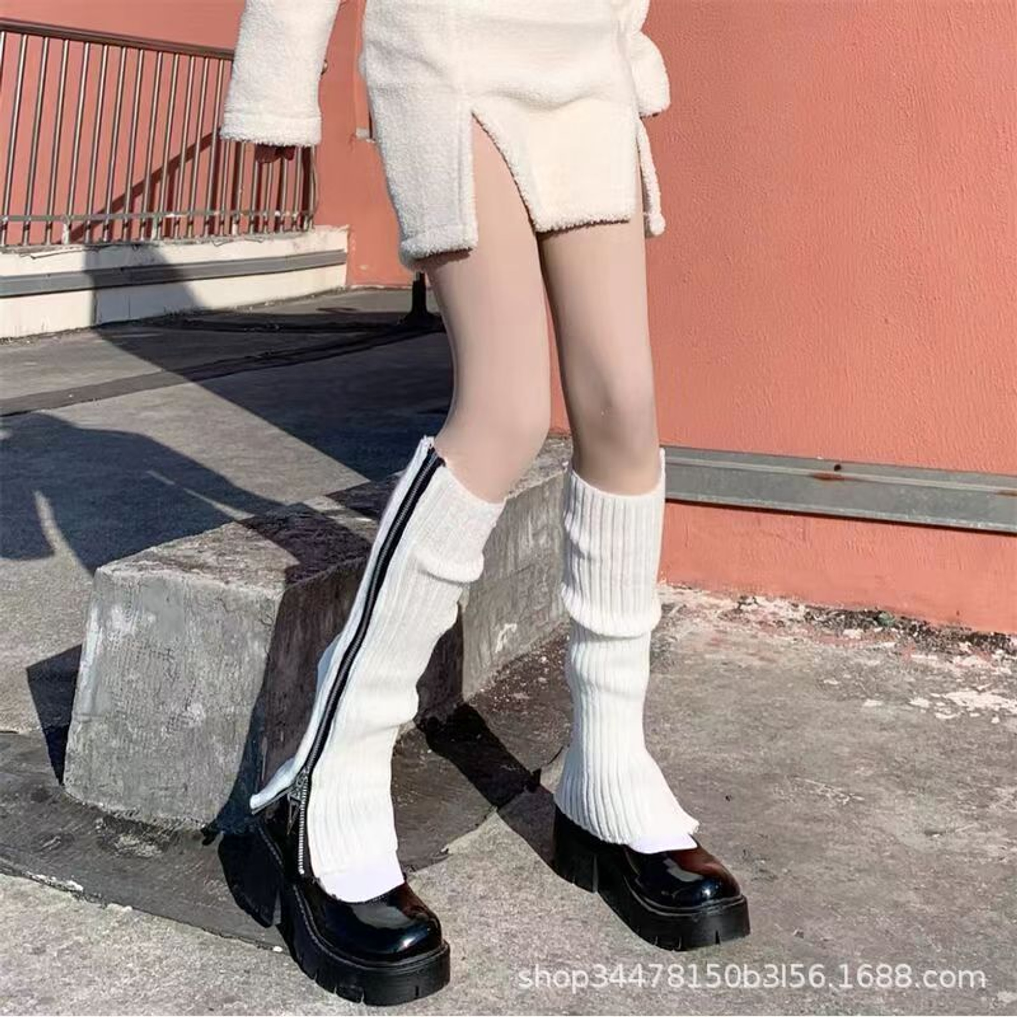 QF-109 leg warmers detail 9